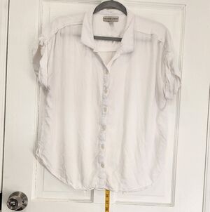 Alexander Jordan Women's Casual White Short Sleeve Button Down Shirt